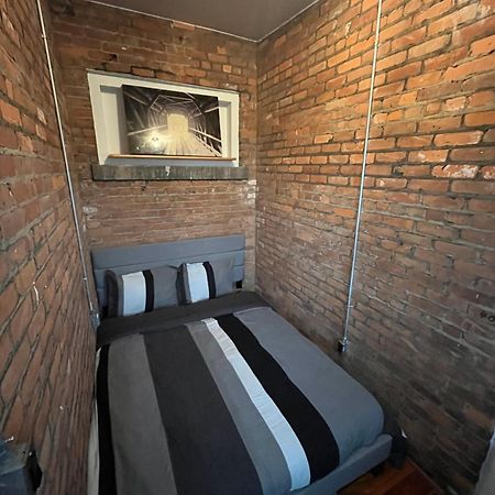 2 Bedroom Stylist Apartment Détroit Extérieur photo