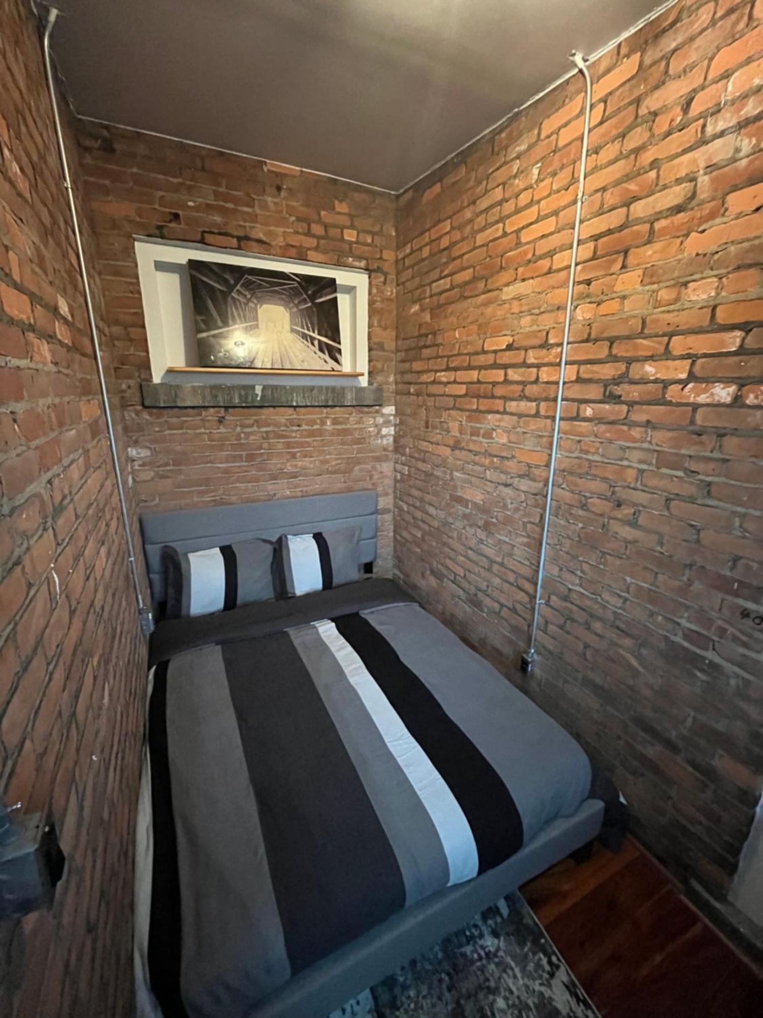 2 Bedroom Stylist Apartment Détroit Extérieur photo